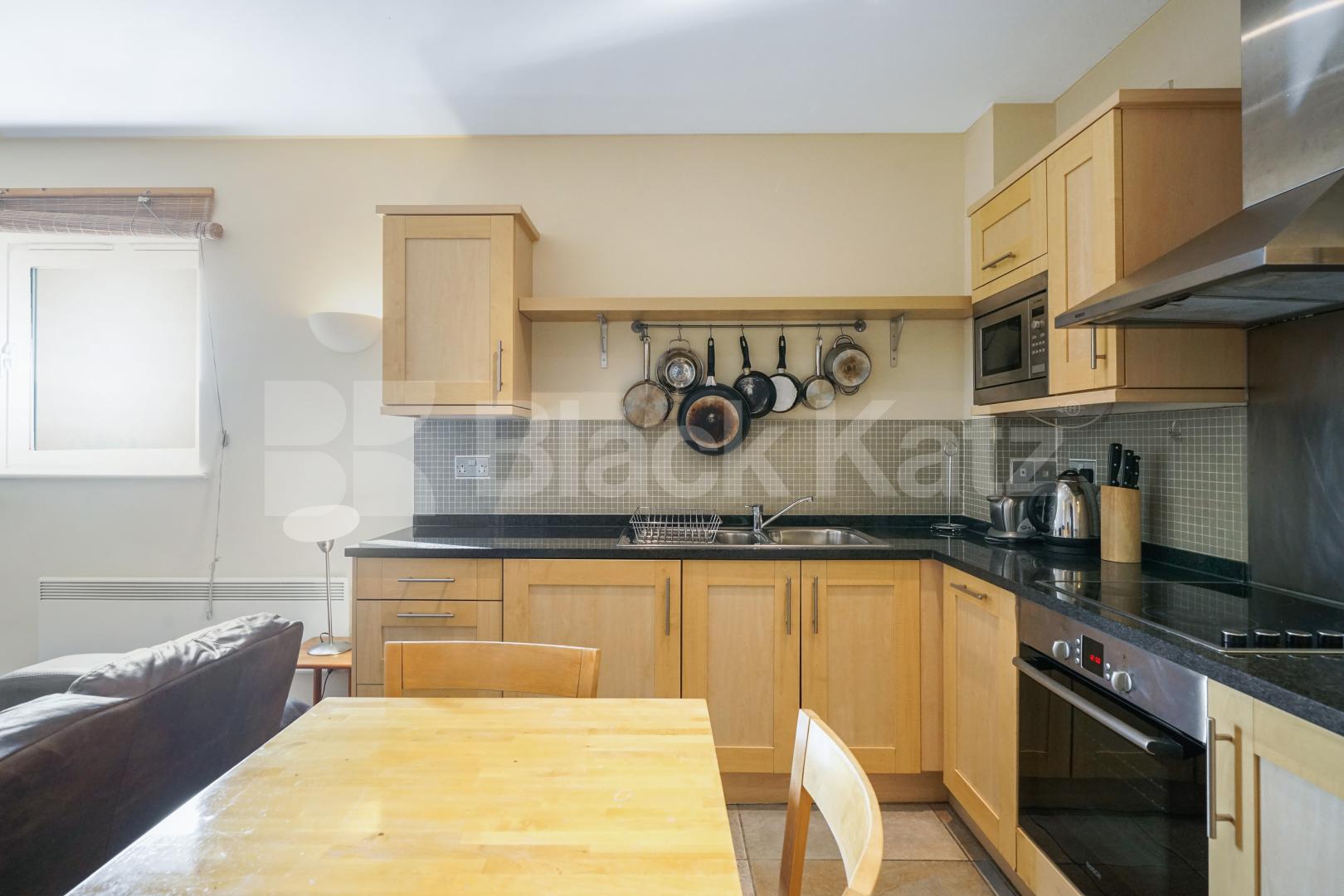 Superbly located penthouse, Inclusive of water rates & Parking Longstone Court Great Dover Steet, London Bridge